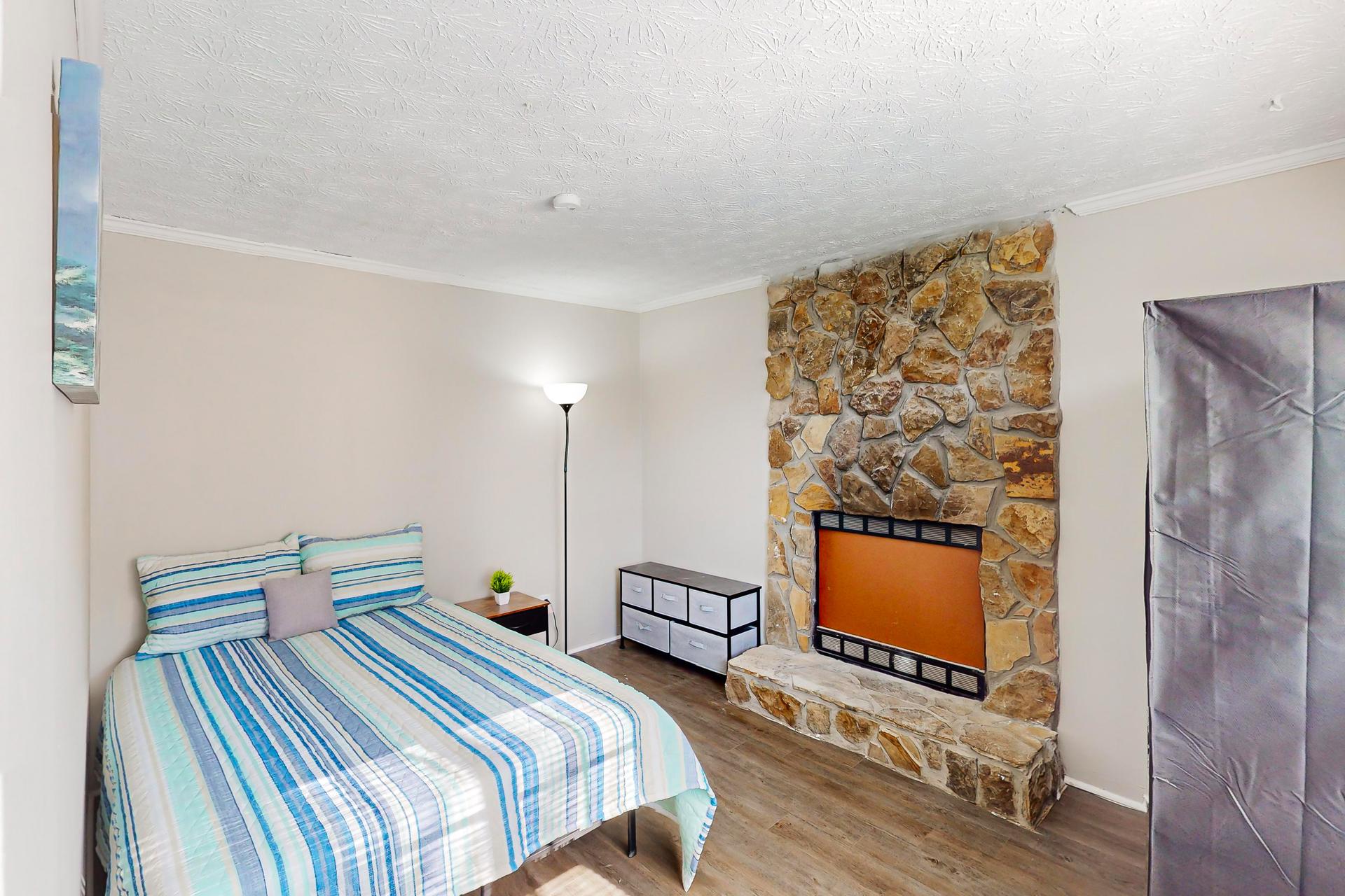 bedroom, detected:bed