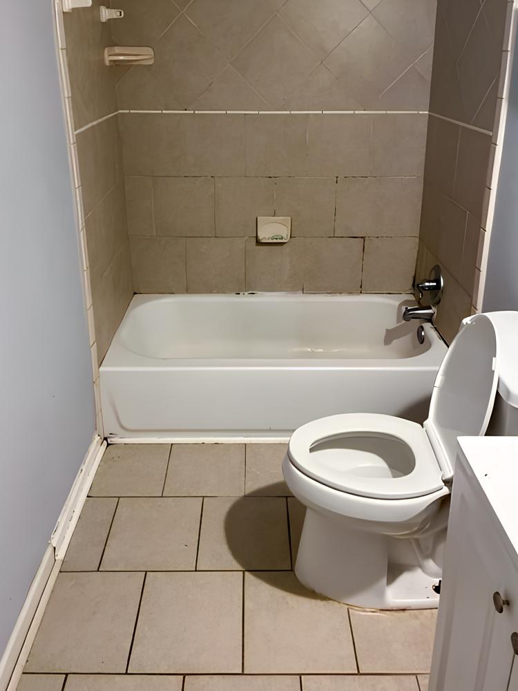 Bathroom(s)