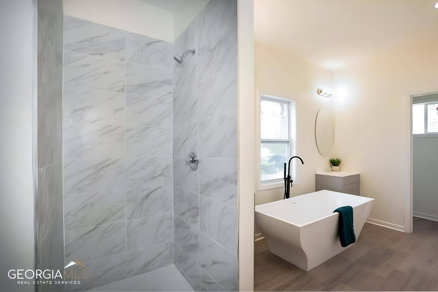 Bathroom(s)