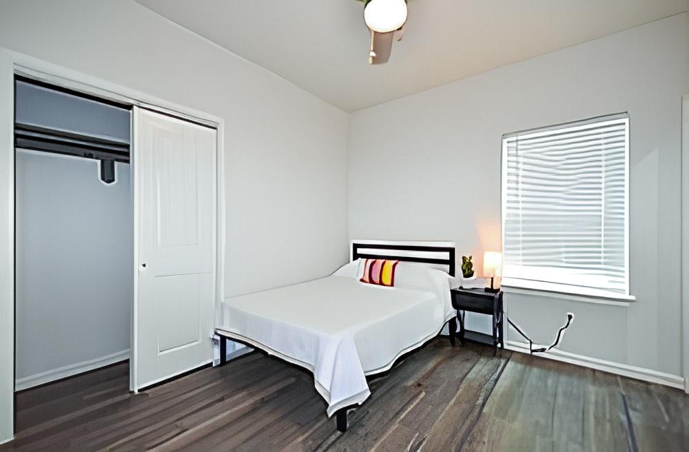 bedroom, detected:bed, window blind