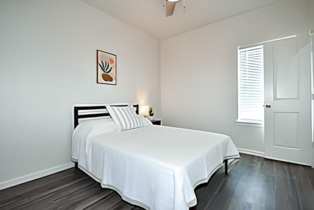 bedroom, detected:bed, ceiling fan