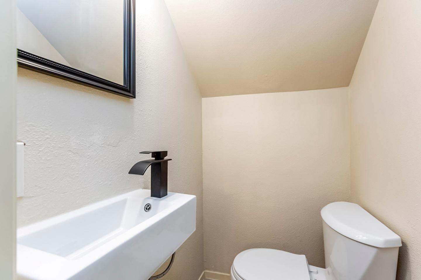 Bathroom(s)