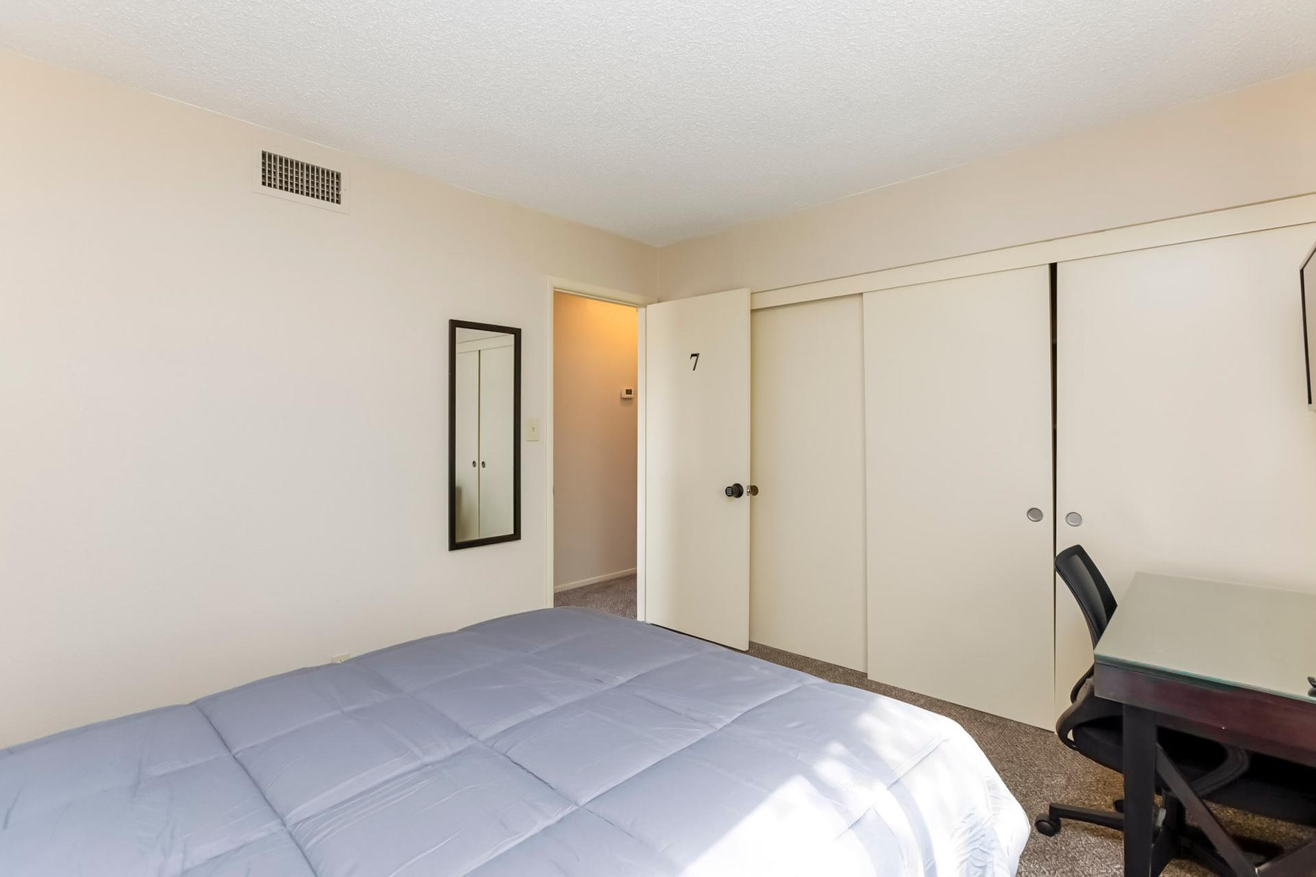 bedroom, detected:bed