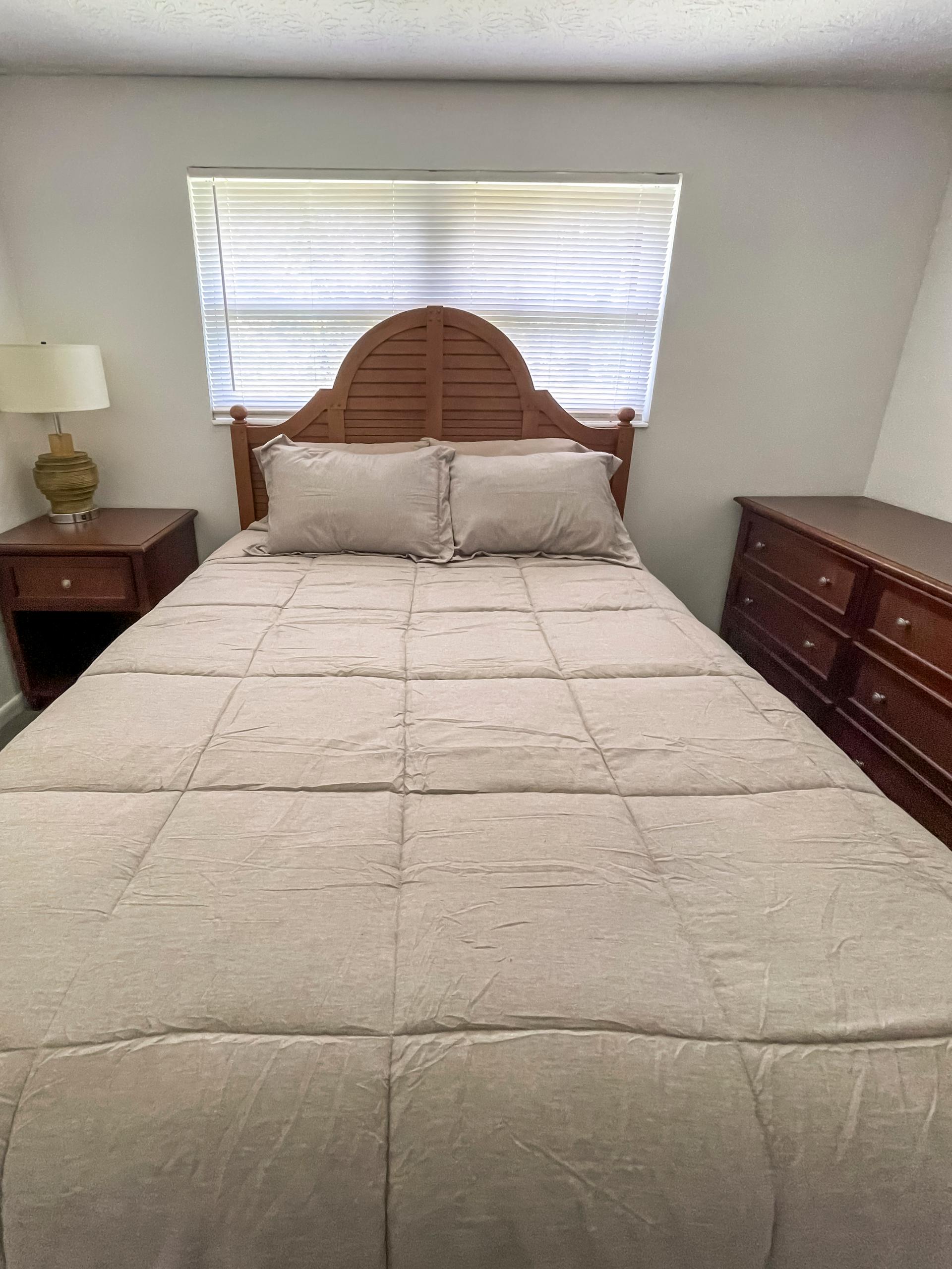 bedroom, detected:bed, window blind