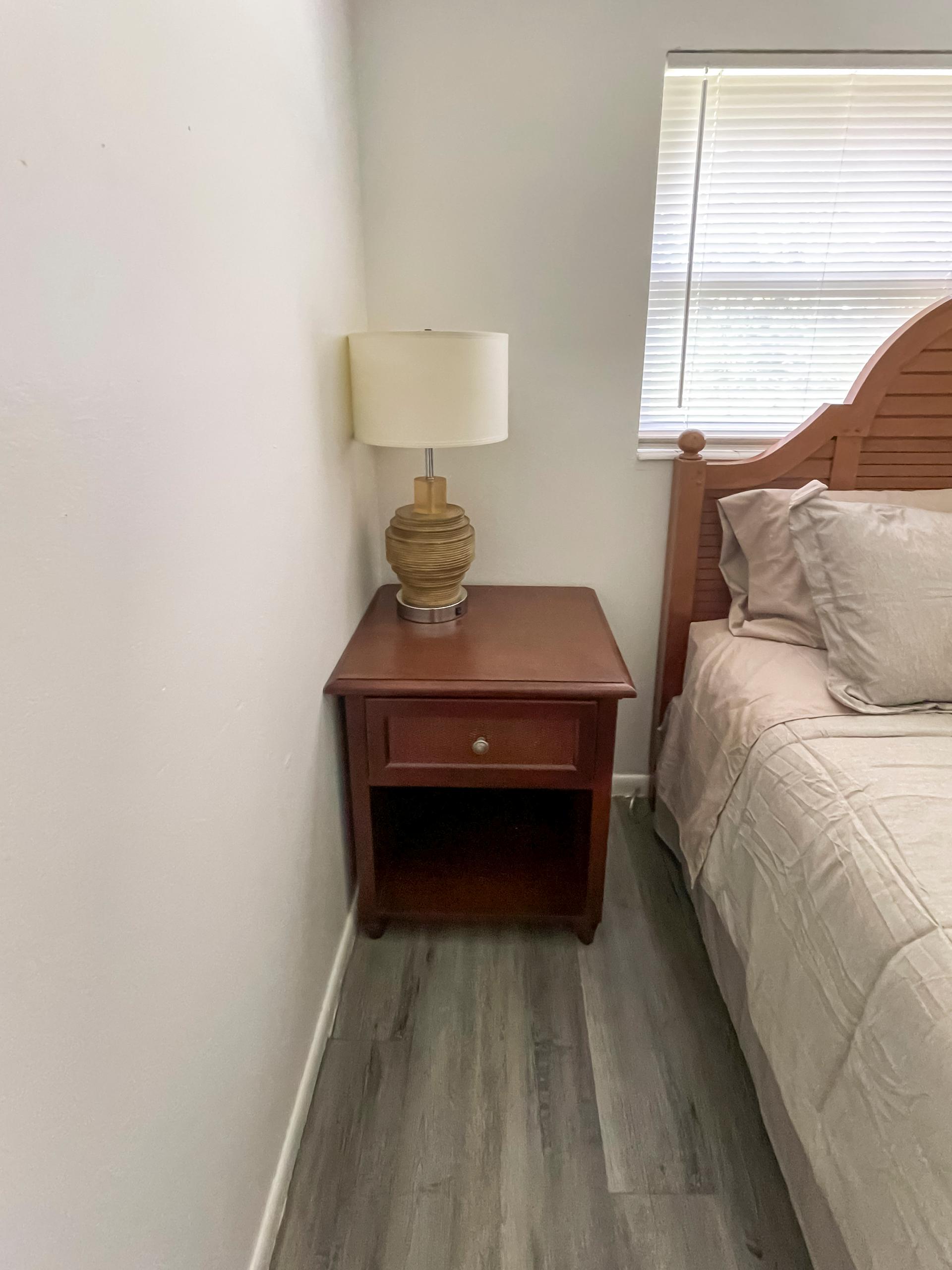 bedroom, detected:window blind, bed