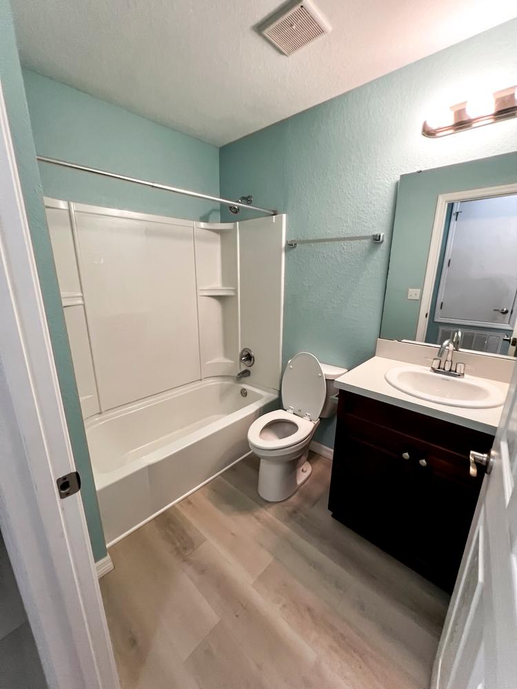 Bathroom(s)