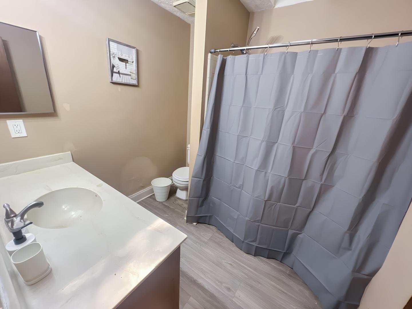 Bathroom(s)