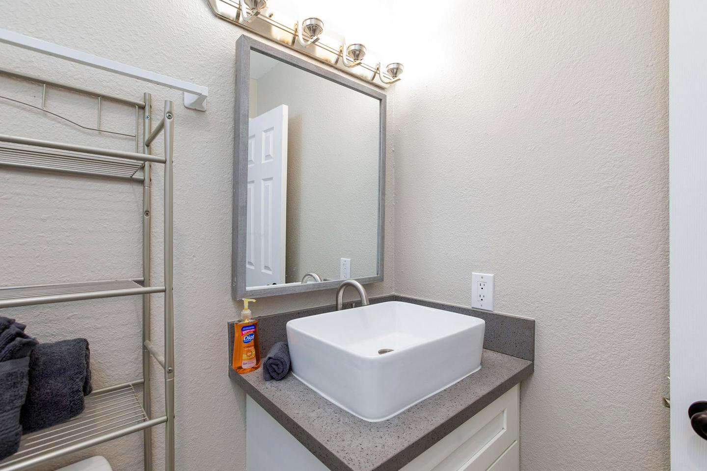 Bathroom(s)