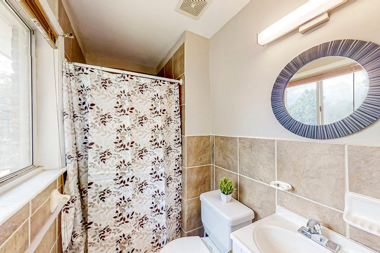 Bathroom(s)