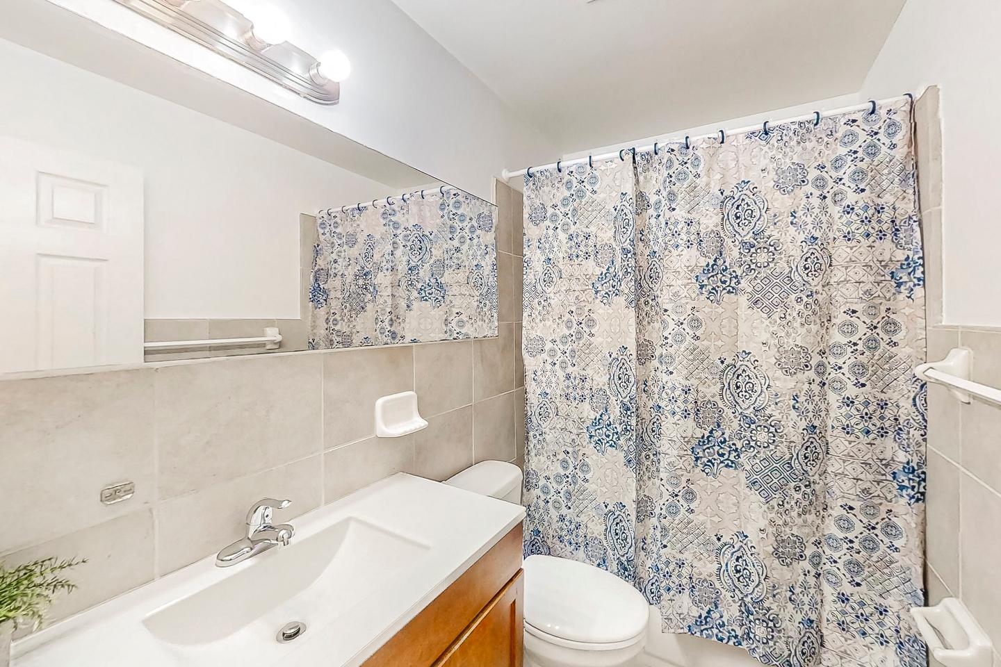 Bathroom(s)