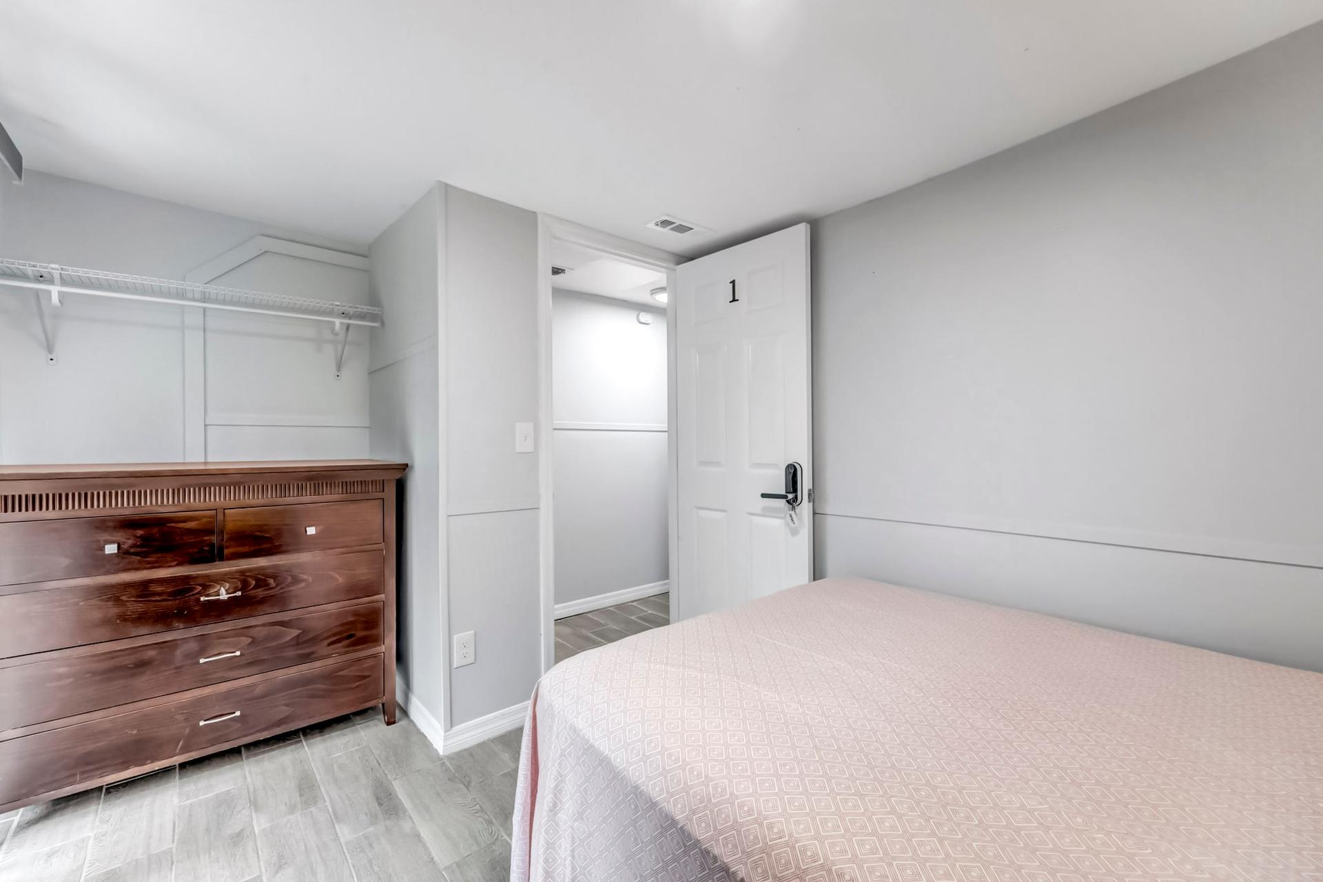 bedroom, detected:bed