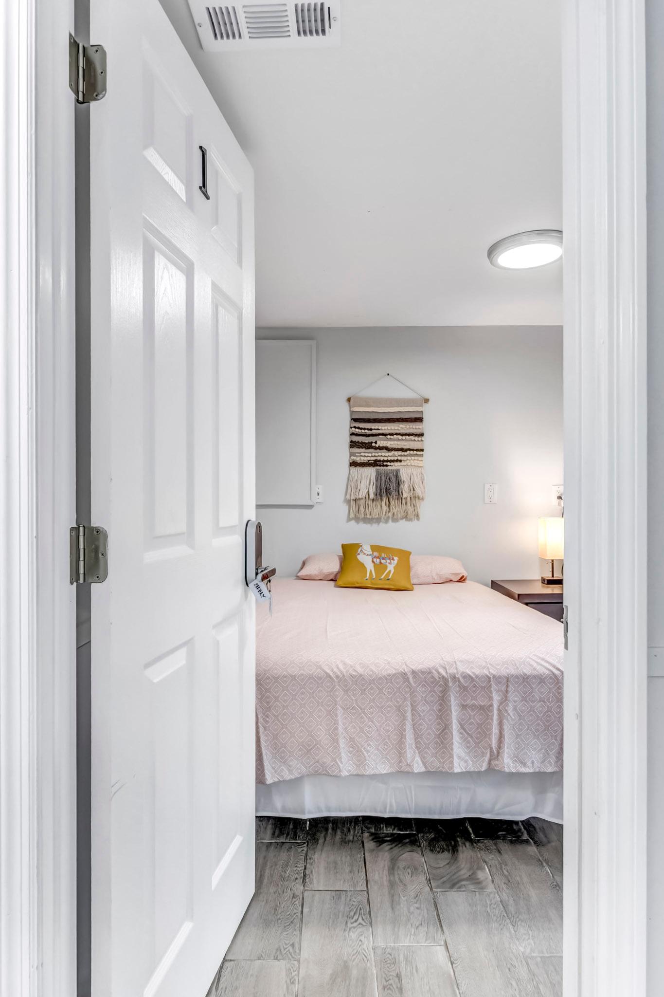 bedroom, detected:bed