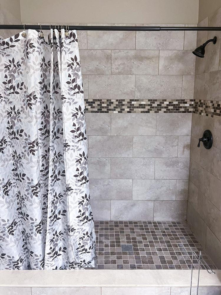Bathroom(s)