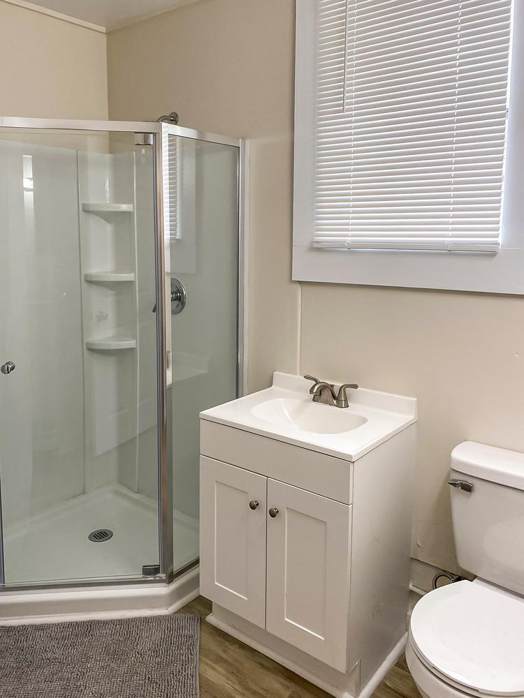 Bathroom(s)