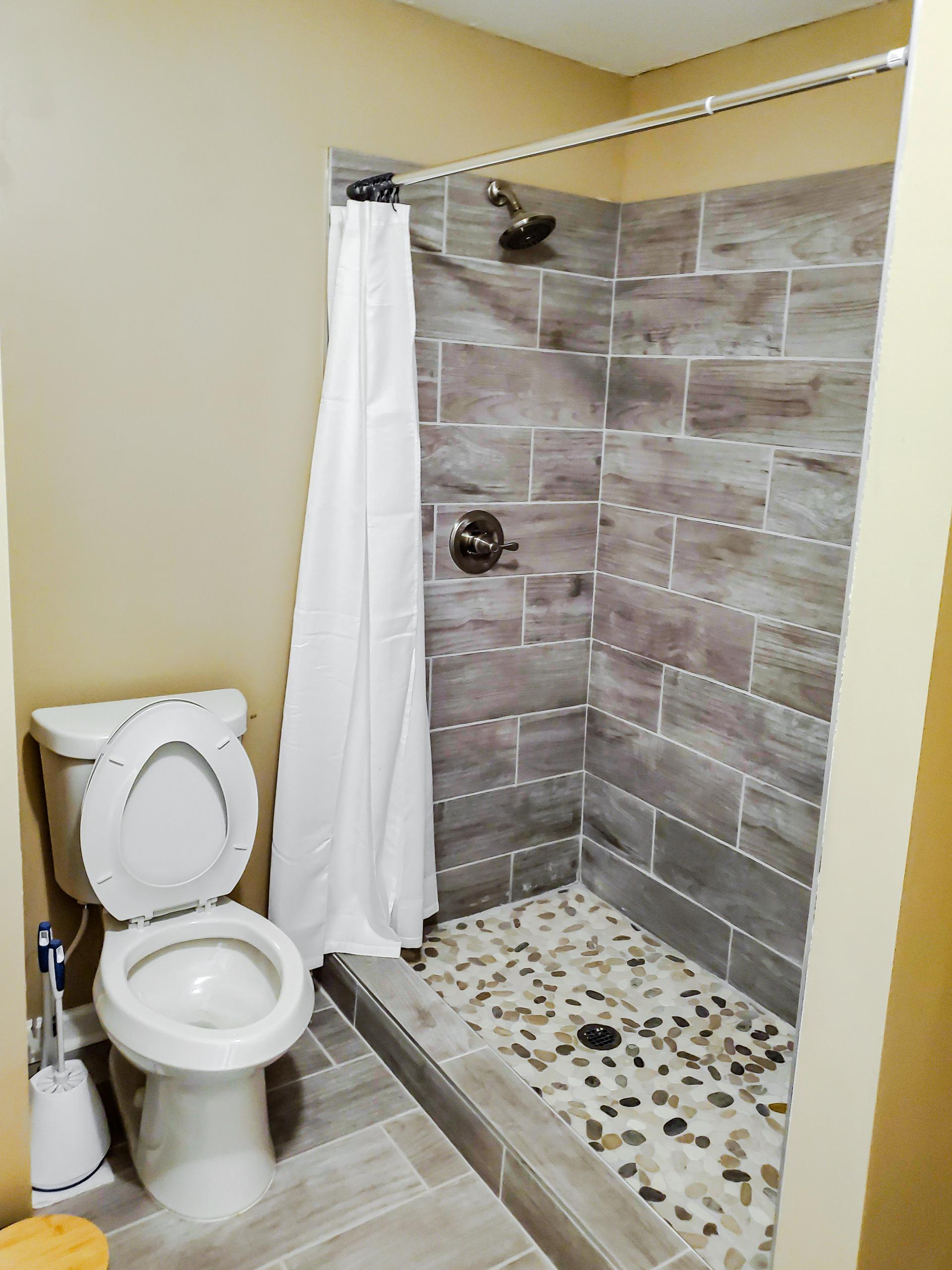 bathroom, detected: bathroom, toilet