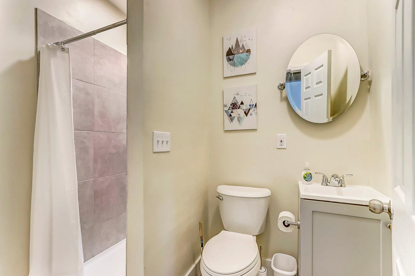 Bathroom(s)