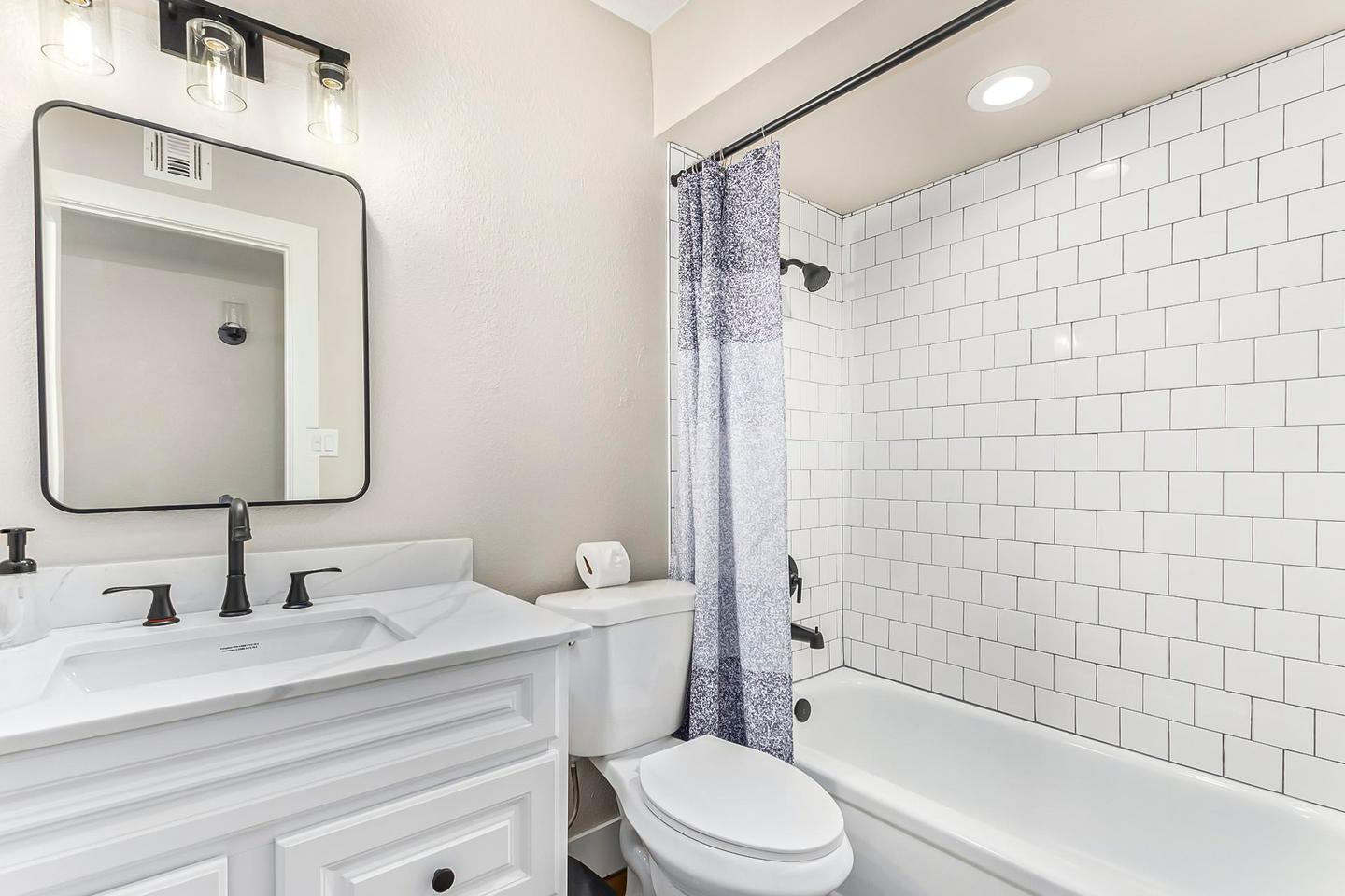 Bathroom(s)