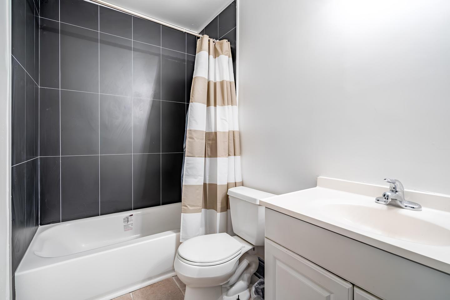 Bathroom(s)