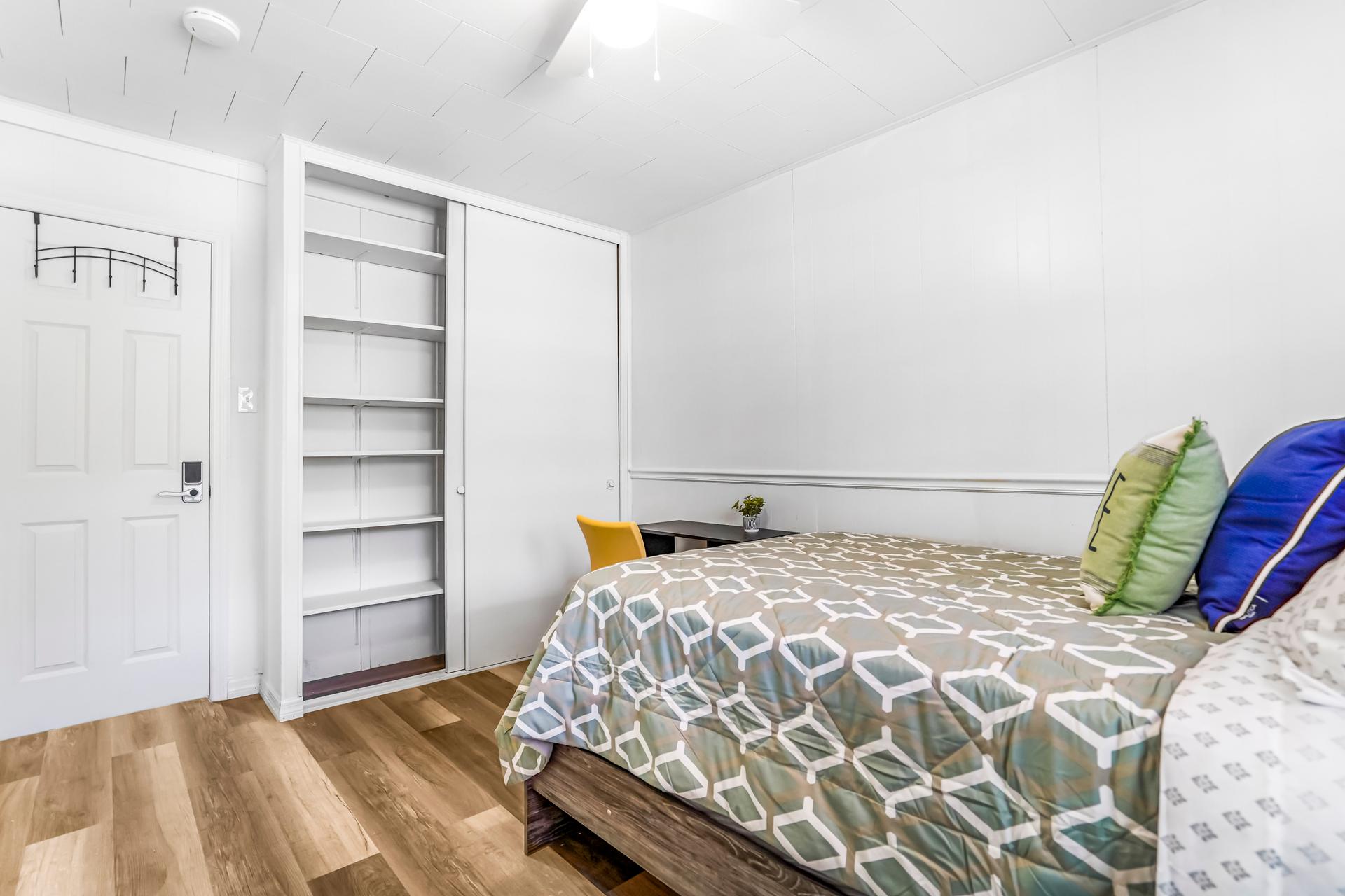 bedroom, detected:bed