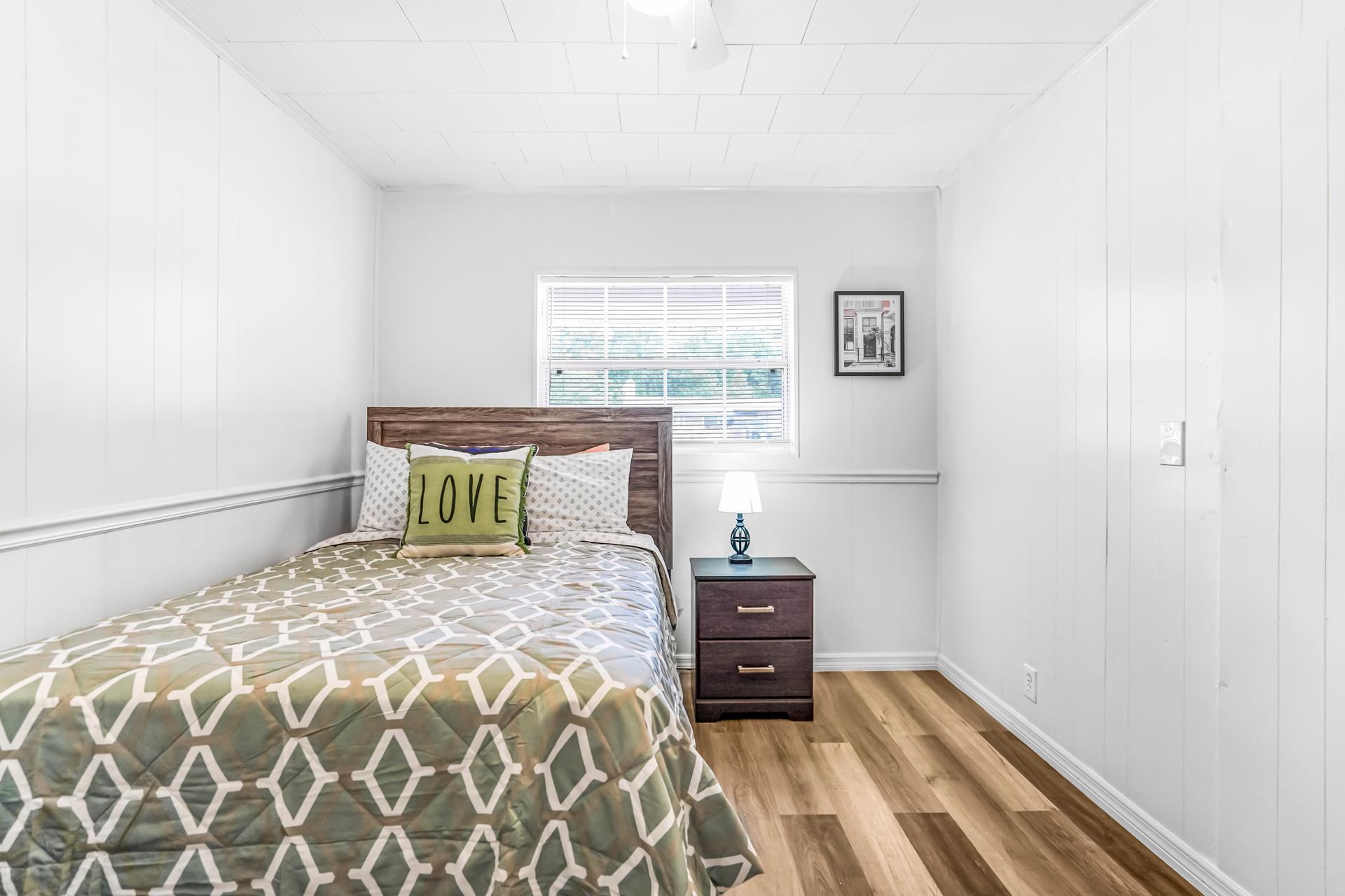 bedroom, detected:bed