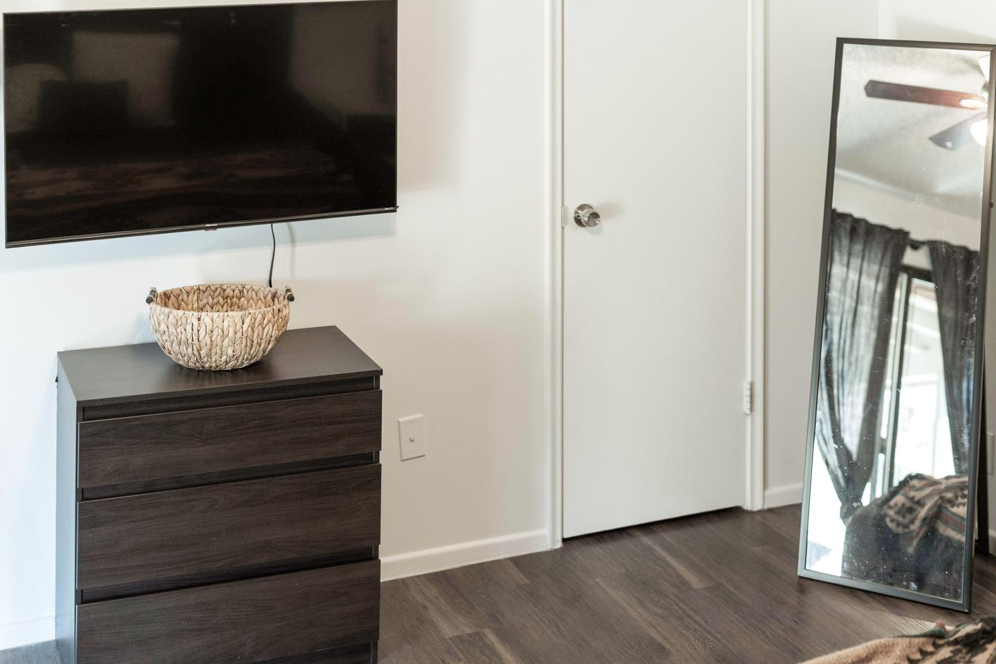 Modern Oasis: Stylish Room