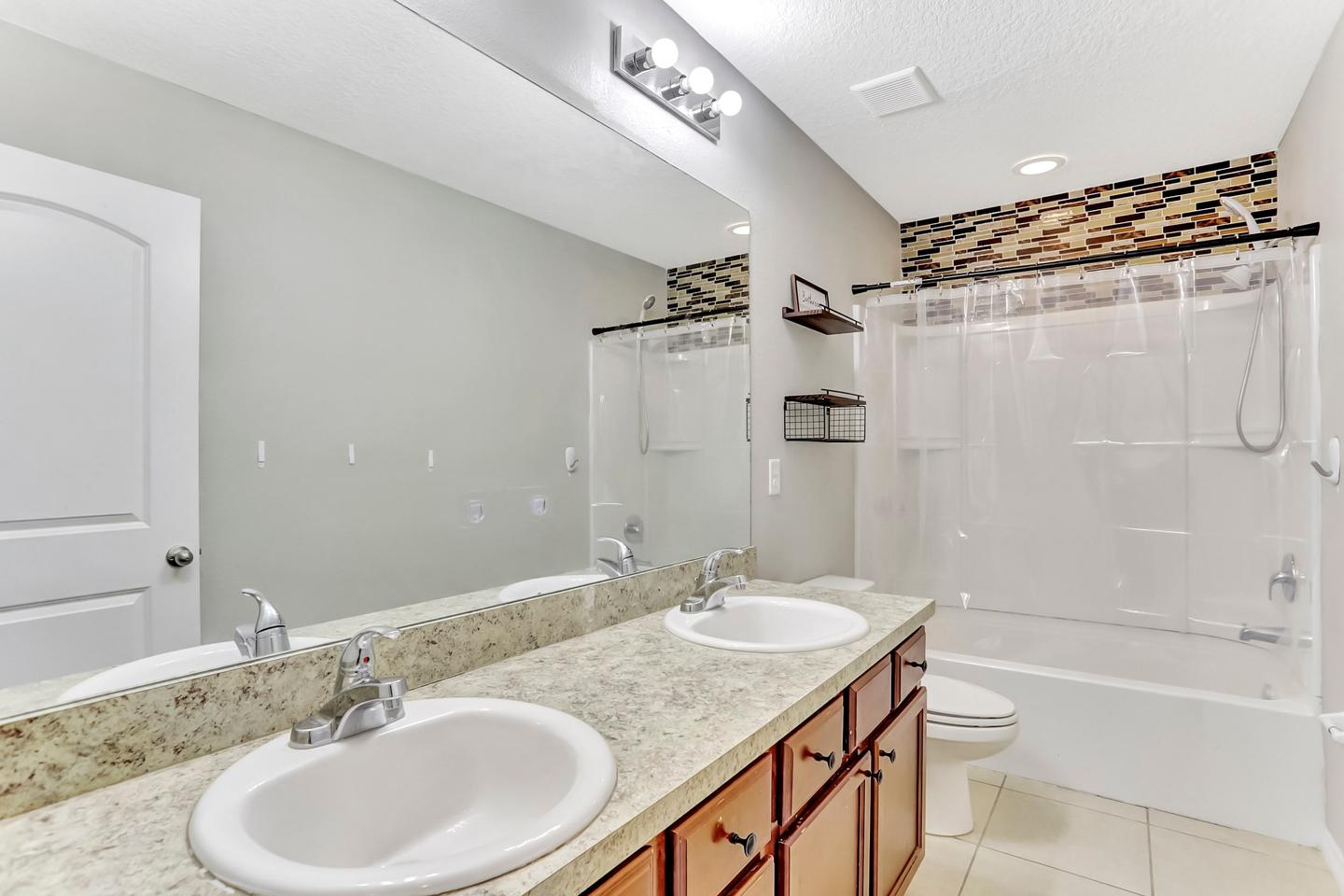Bathroom(s)