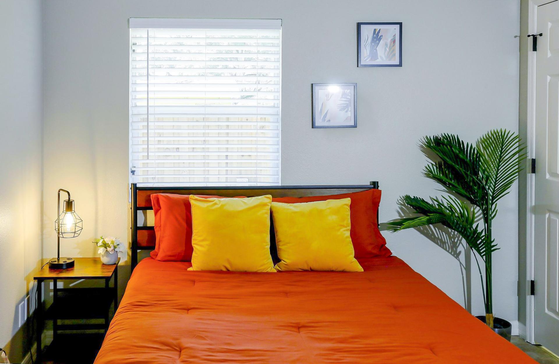 bedroom, detected:bed