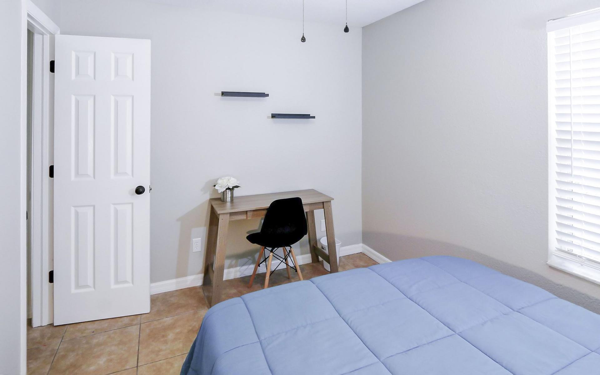 bedroom, detected:window blind, bed