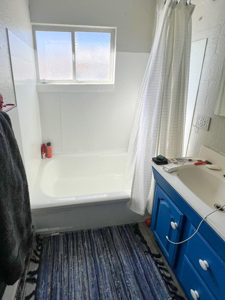 Bathroom(s)