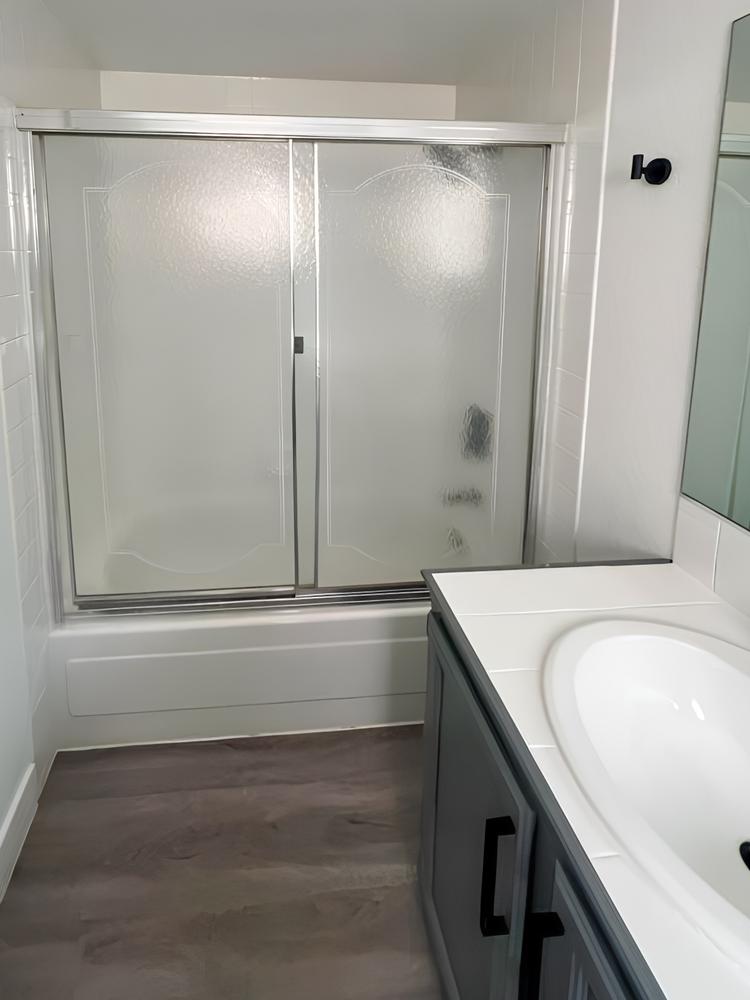 Bathroom(s)