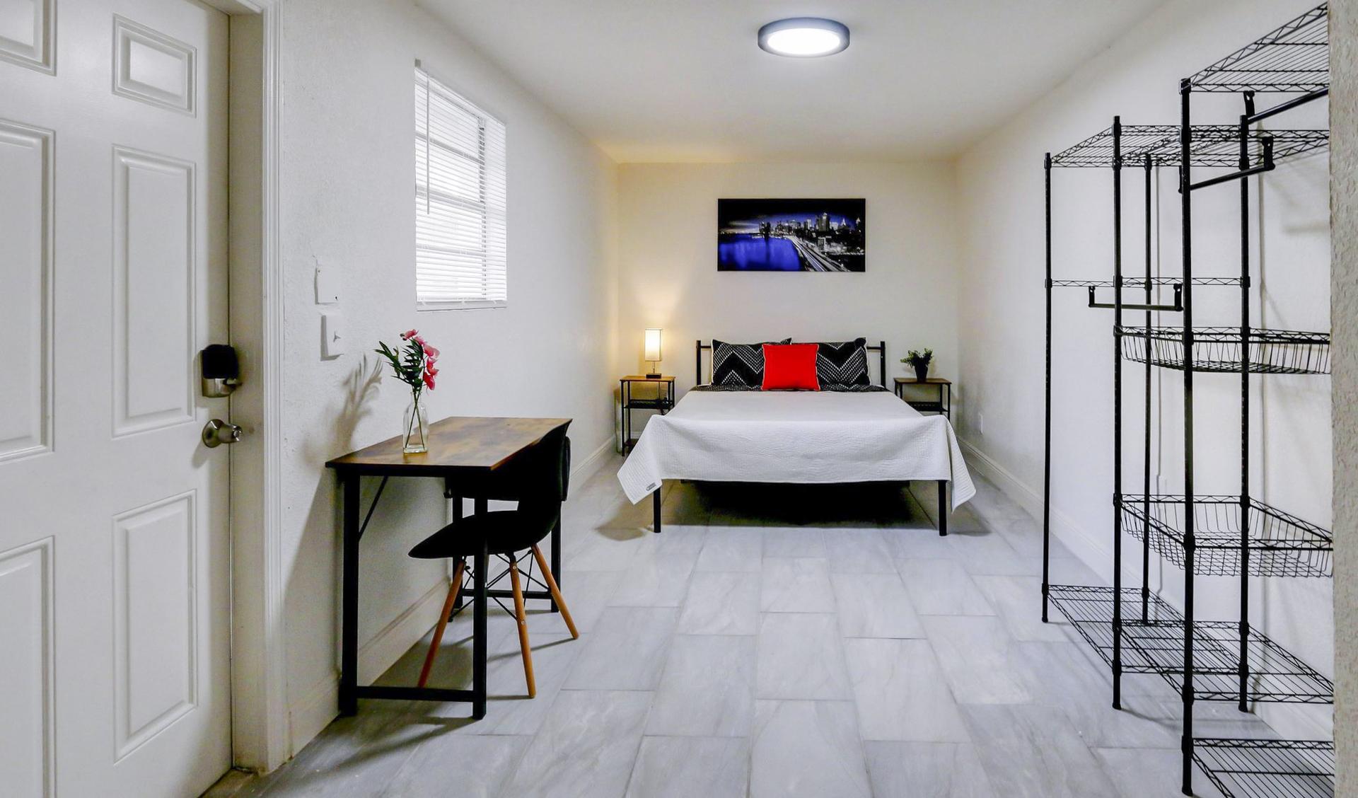 living_room, detected:bathtub