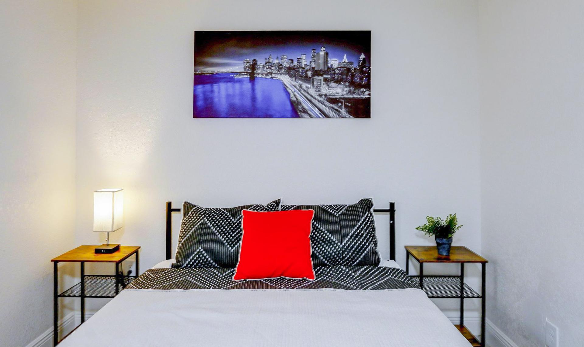 bedroom, detected:bed