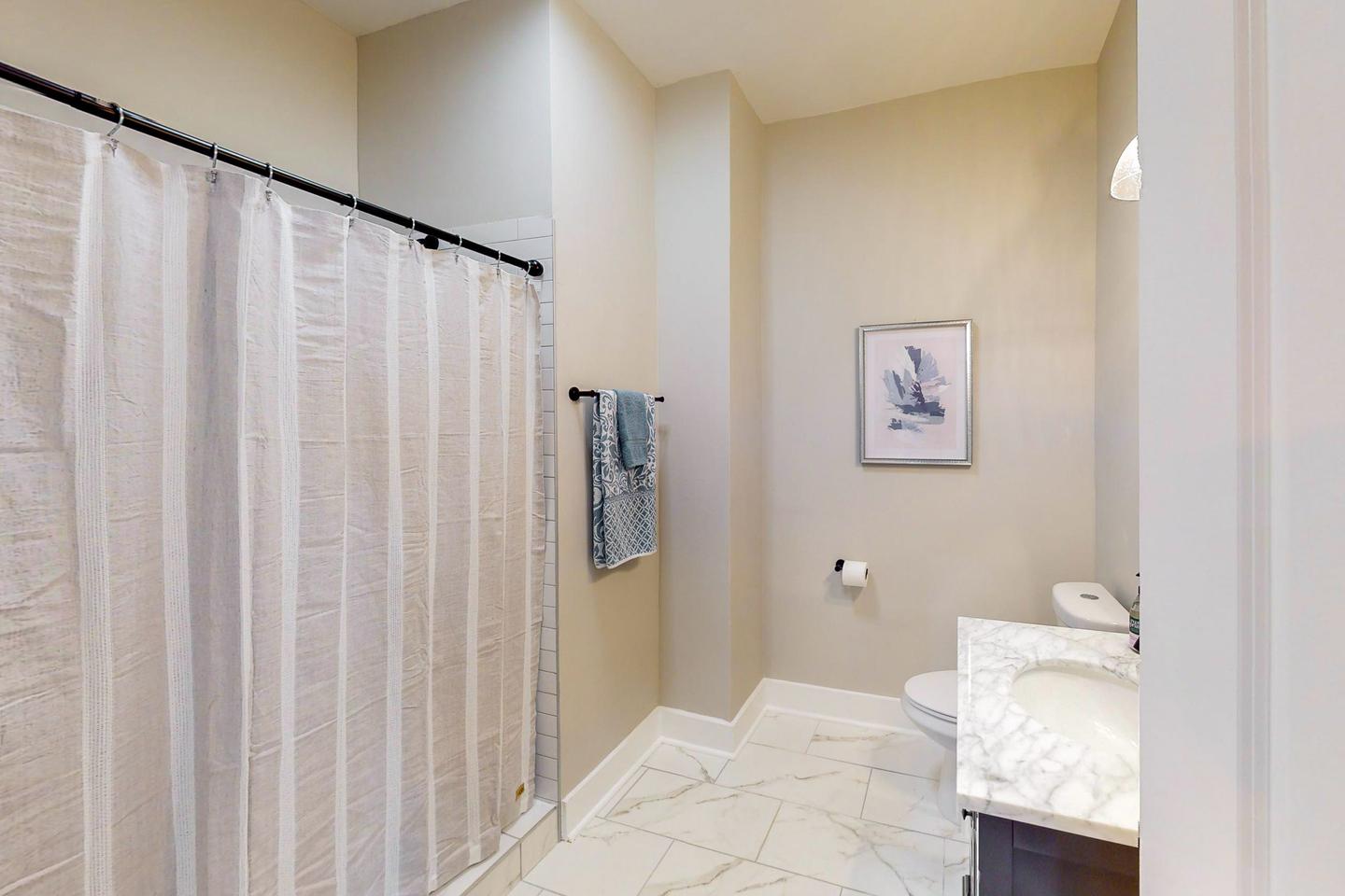 Bathroom(s)