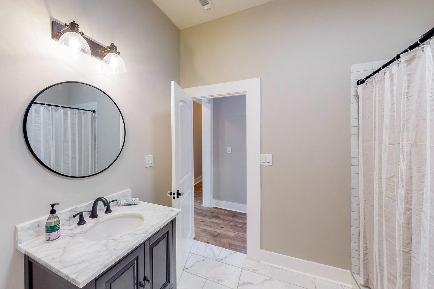 Bathroom(s)