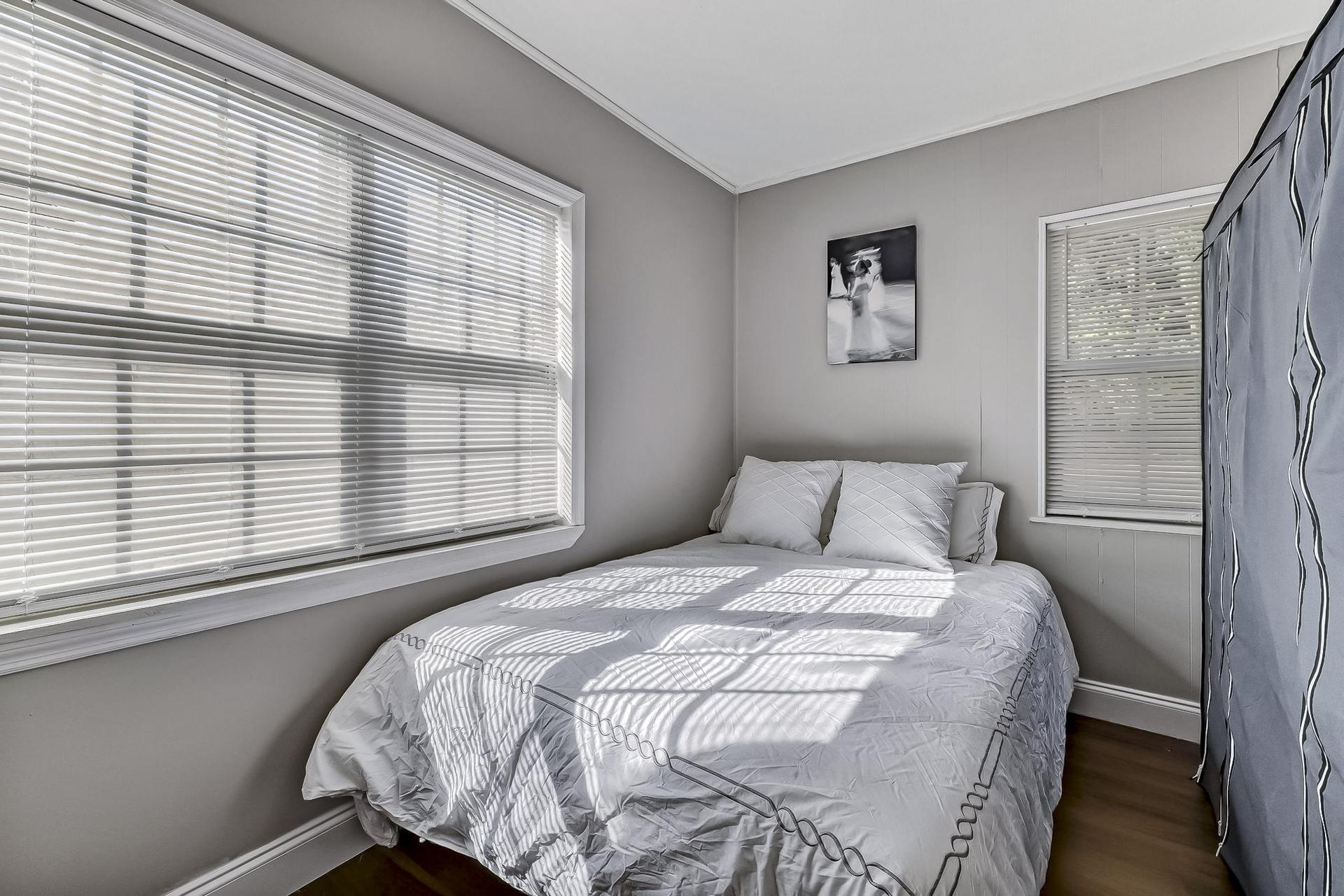bedroom, detected:bed, window blind