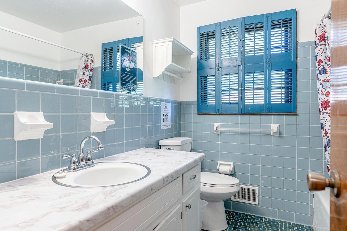 Bathroom(s)