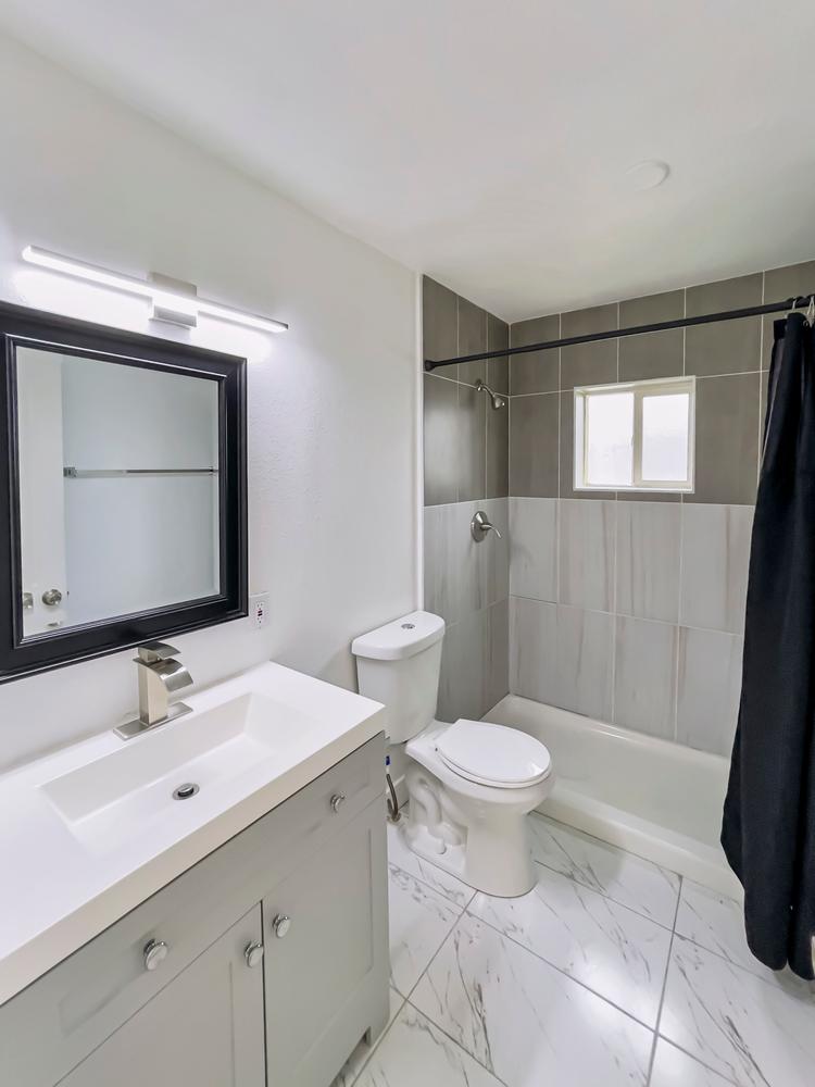 Bathroom(s)