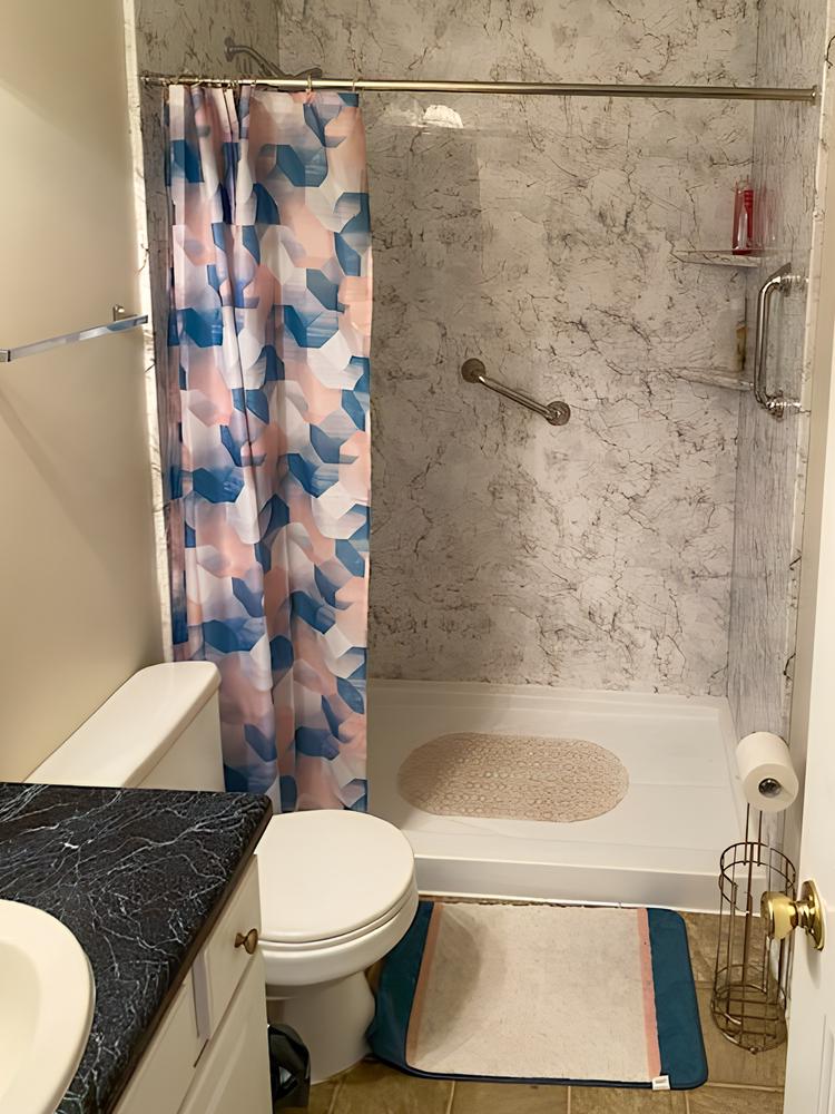 Bathroom(s)