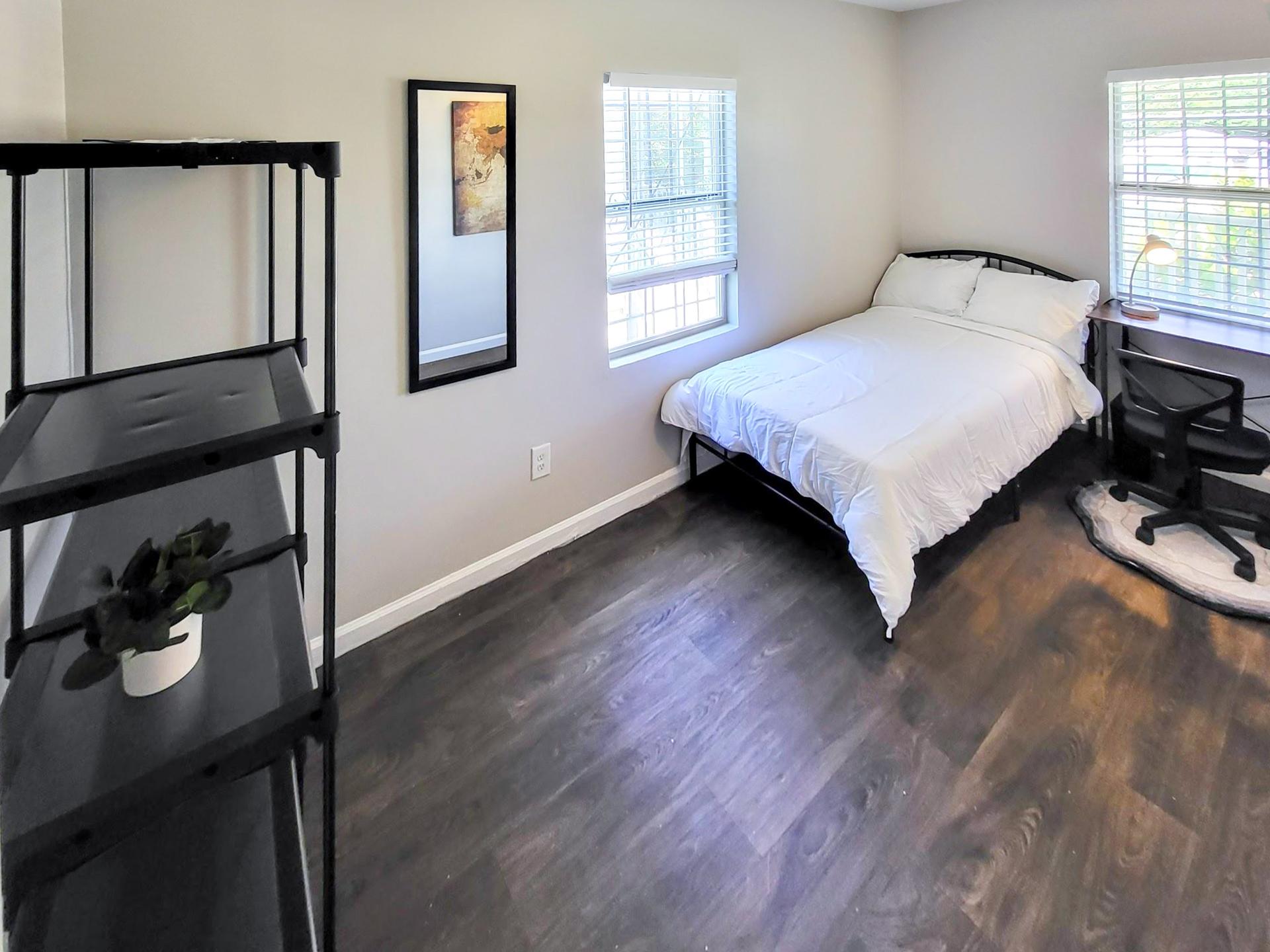bedroom, detected:bed, window blind, ceiling fan