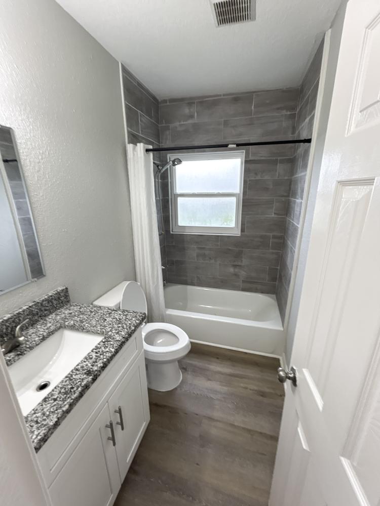 Bathroom(s)
