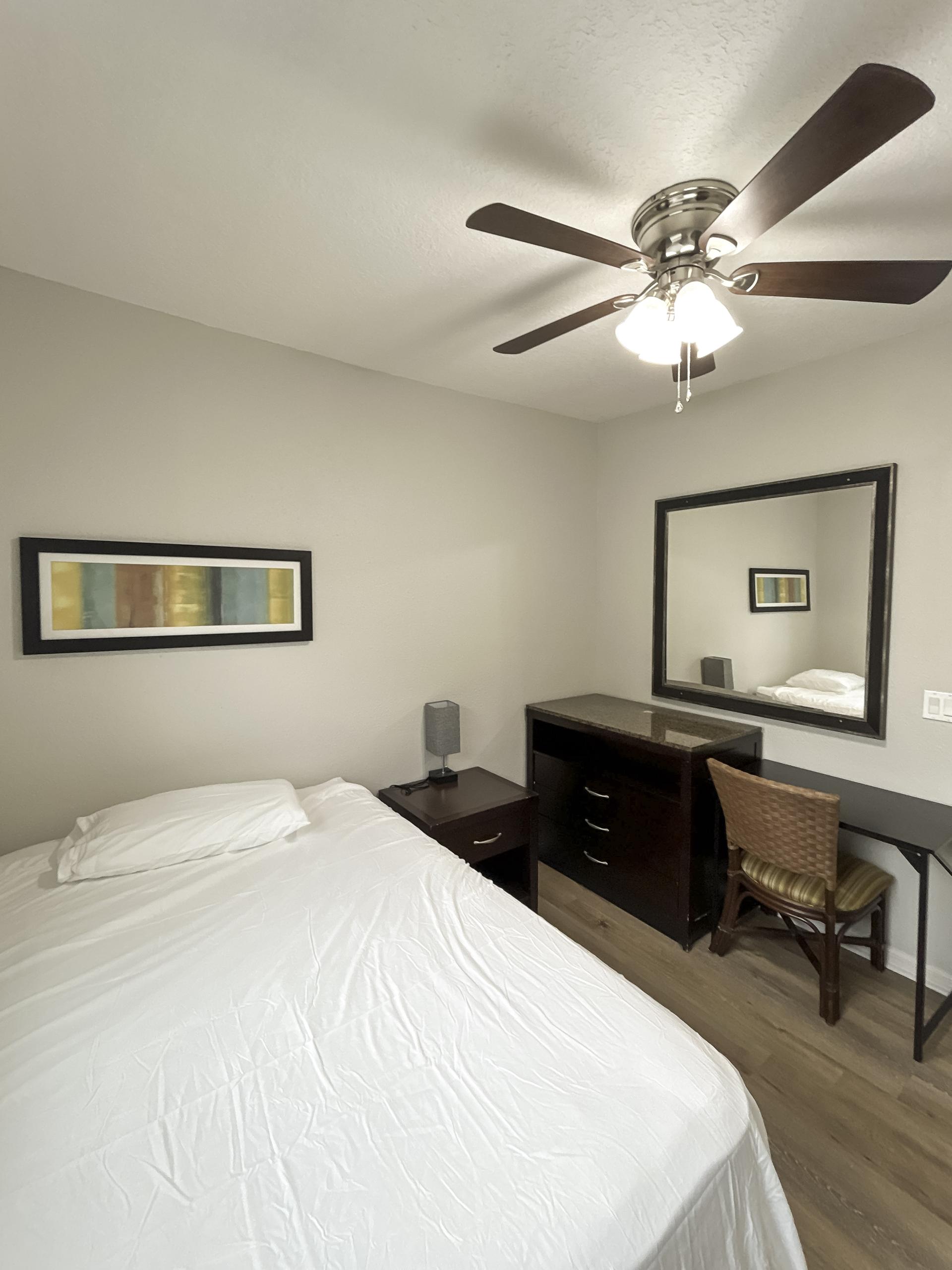bedroom, detected:ceiling fan, bed, window blind