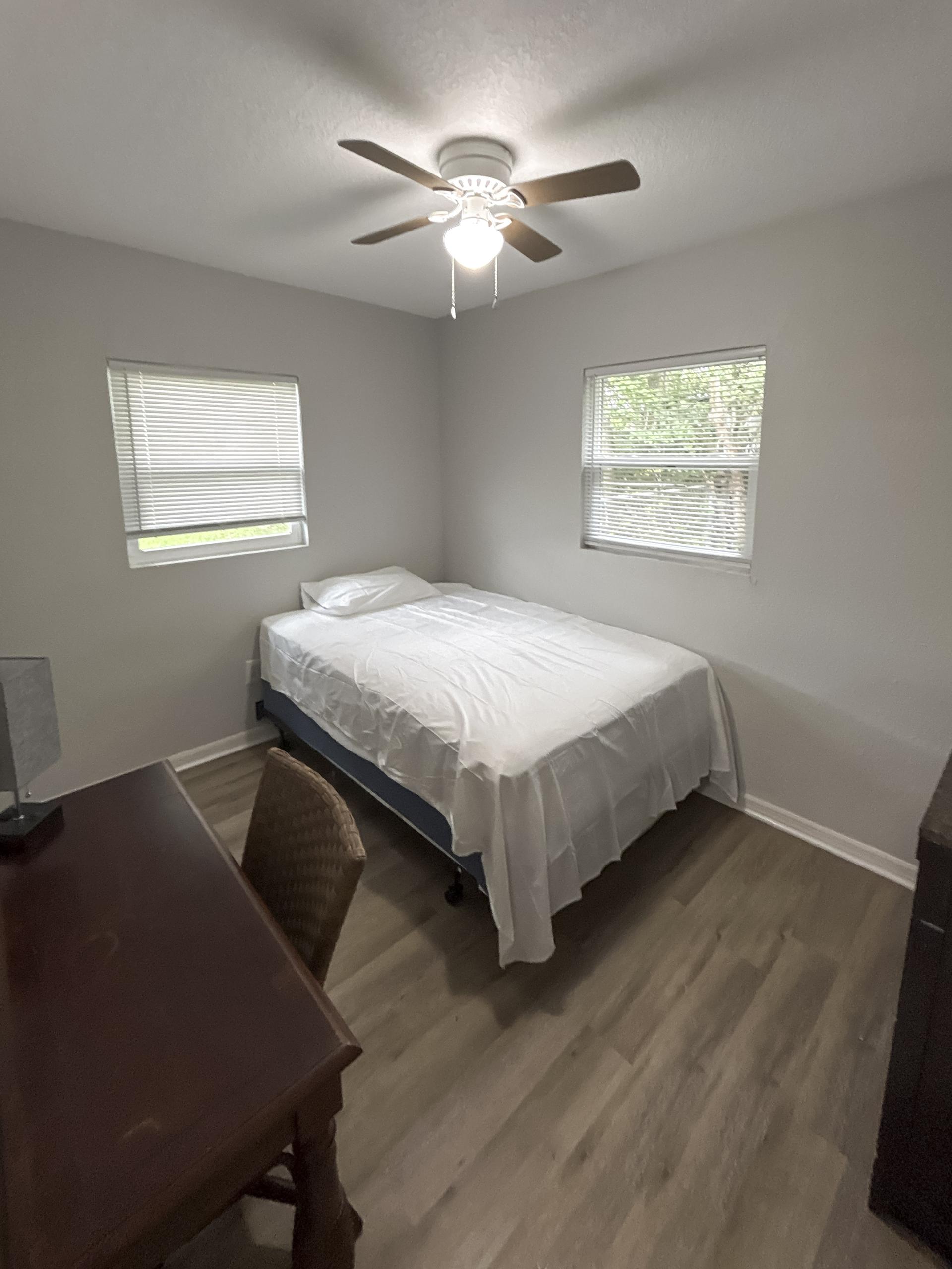 bedroom, detected:ceiling fan, window blind, bed