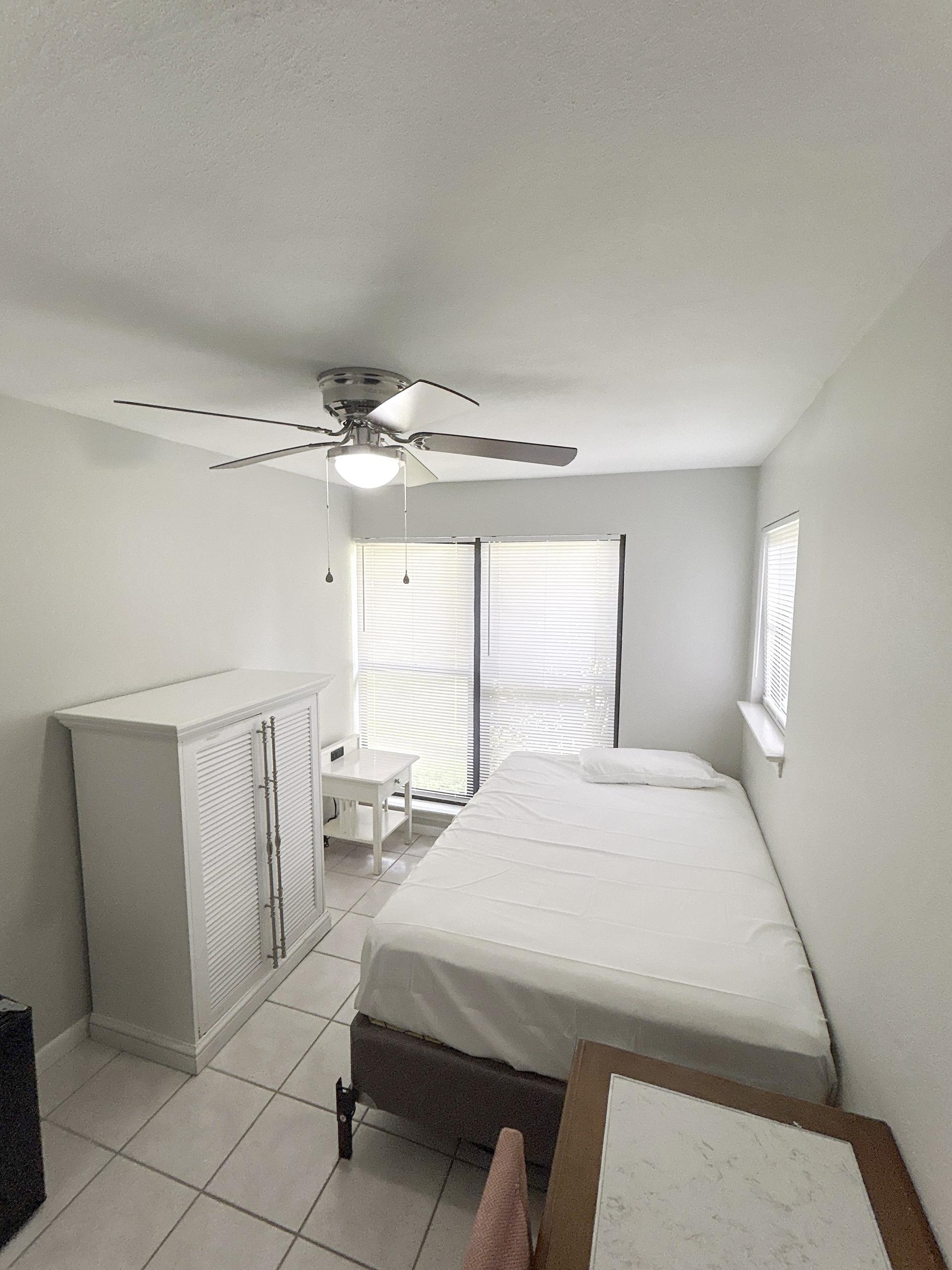 bedroom, detected:ceiling fan, bed