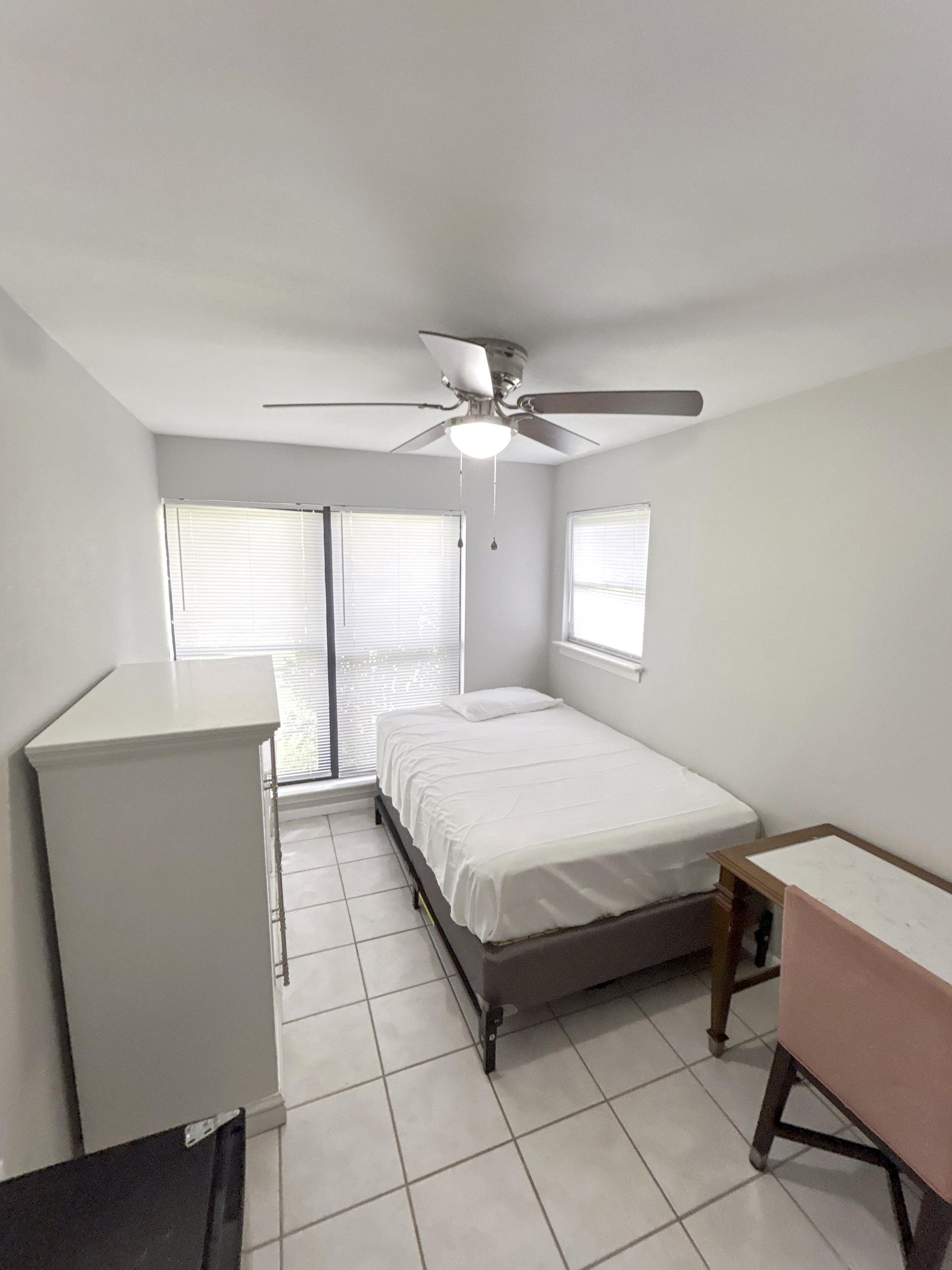bedroom, detected:ceiling fan, bed, window blind