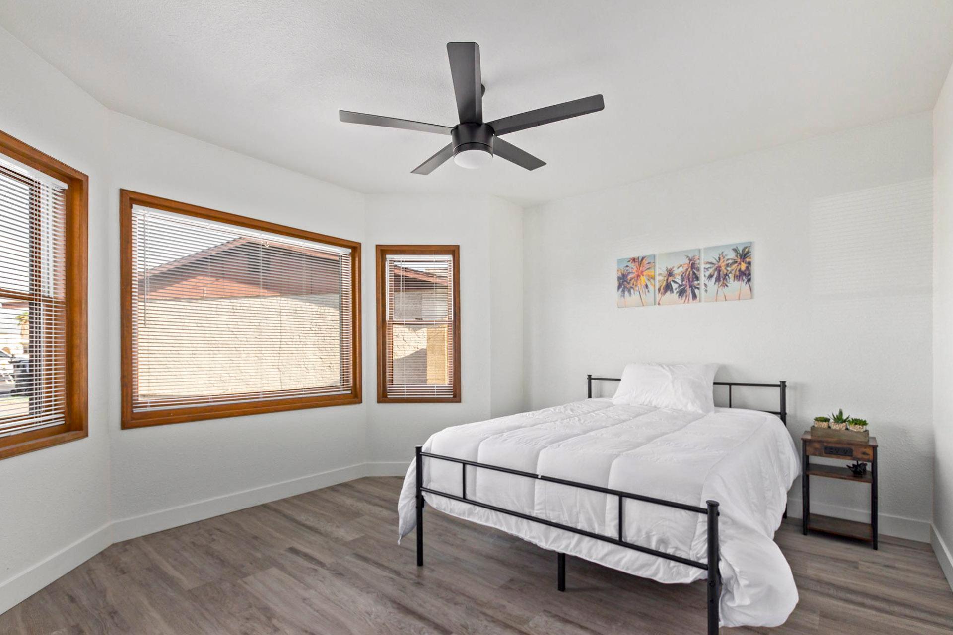 bedroom, detected:ceiling fan, window blind, bed