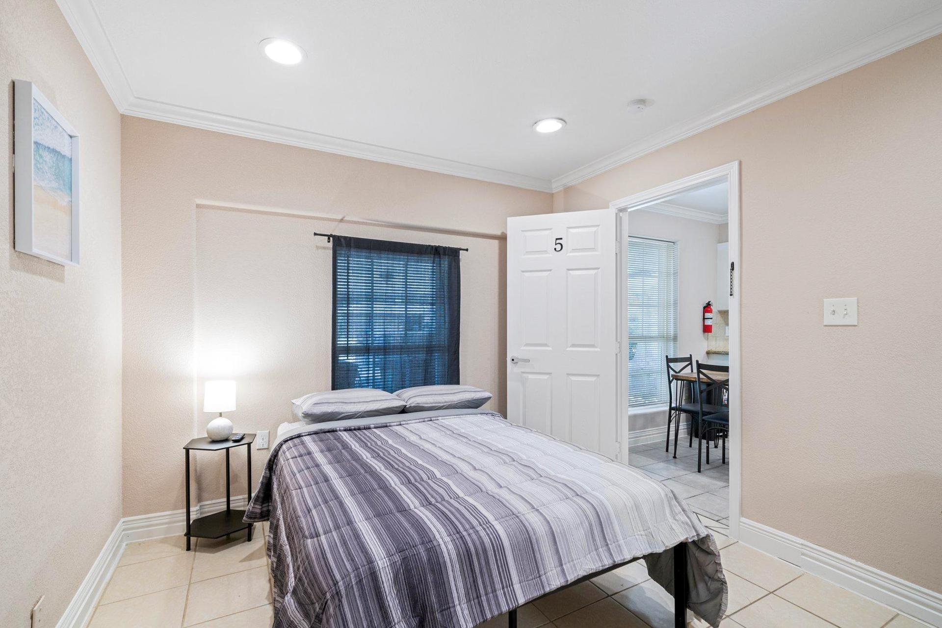 bedroom, detected:bed