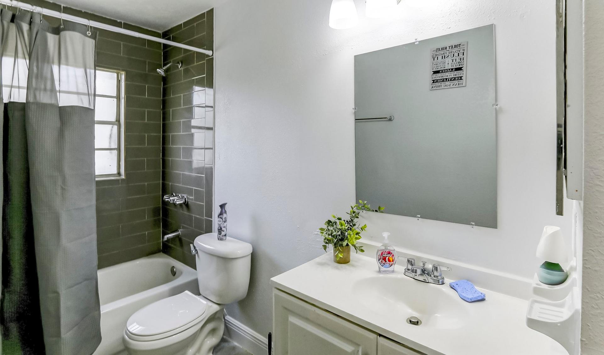 Bathroom(s)