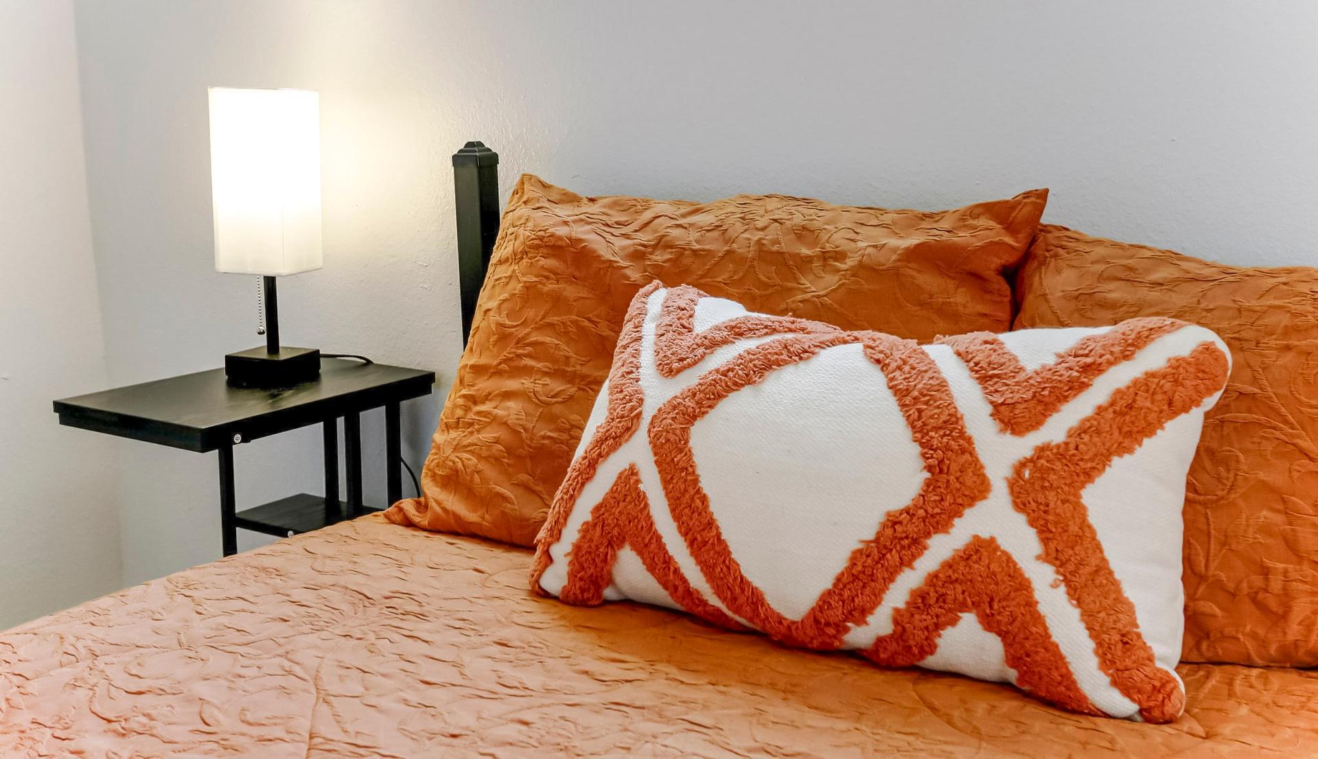 bedroom, detected:bed