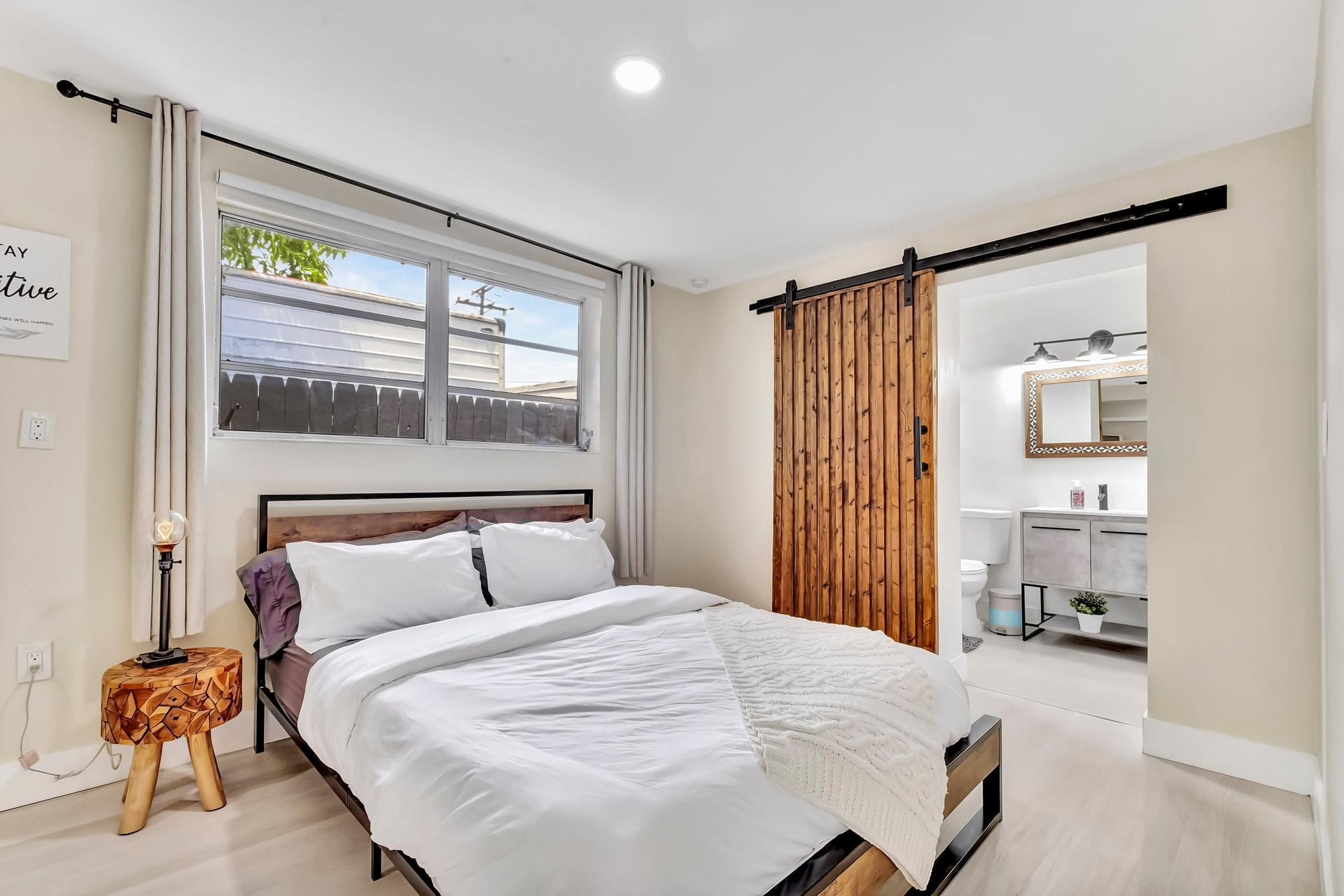 bedroom, detected:bed