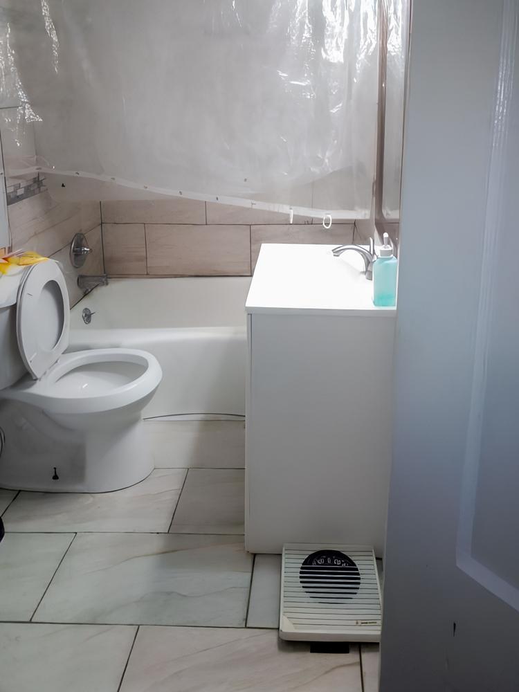 Bathroom(s)